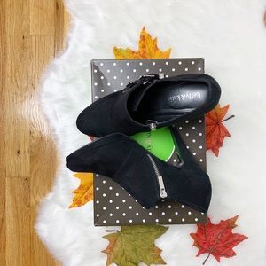 Kelly & Katie Black Oxford heels size 9